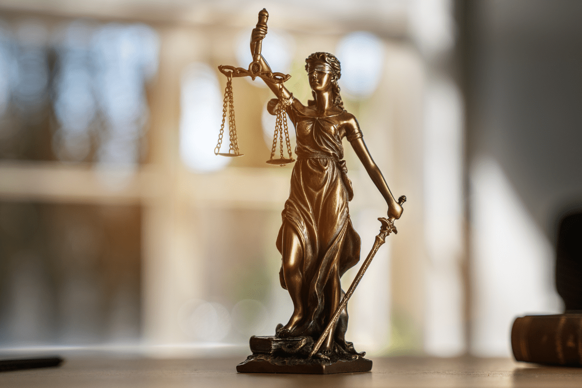 Deusa da Justiça — símbolo da imparcialidade e do direito